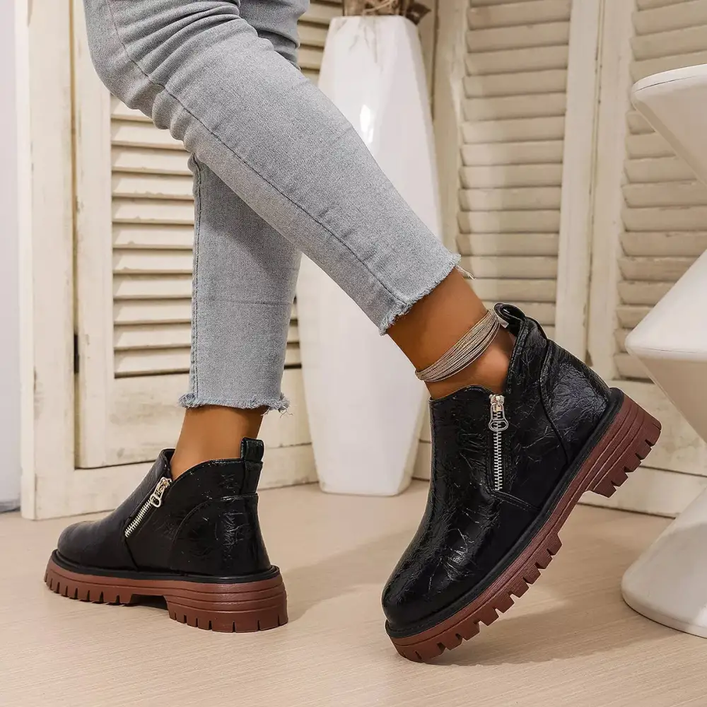 Breezy Round Toe Block Heels Boots