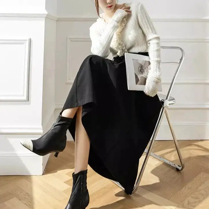 Lightweight Pleated Midi Skirt