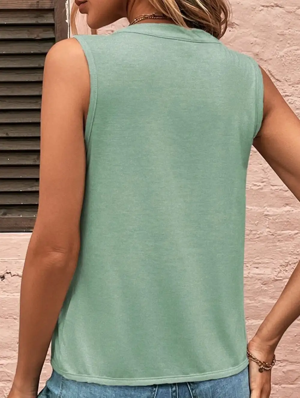 Slim Fit Pleats Sleeveless V-Neck Top