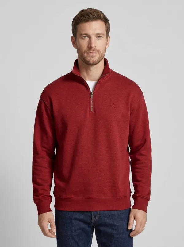 Men's Timeless Minimalist Textured Embroidered Emblem Quarter-Zip Sweatshirt