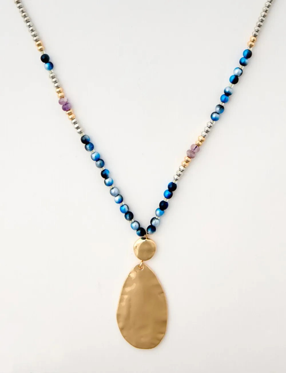 Exquisite Beaded Pendant Fashion Necklace