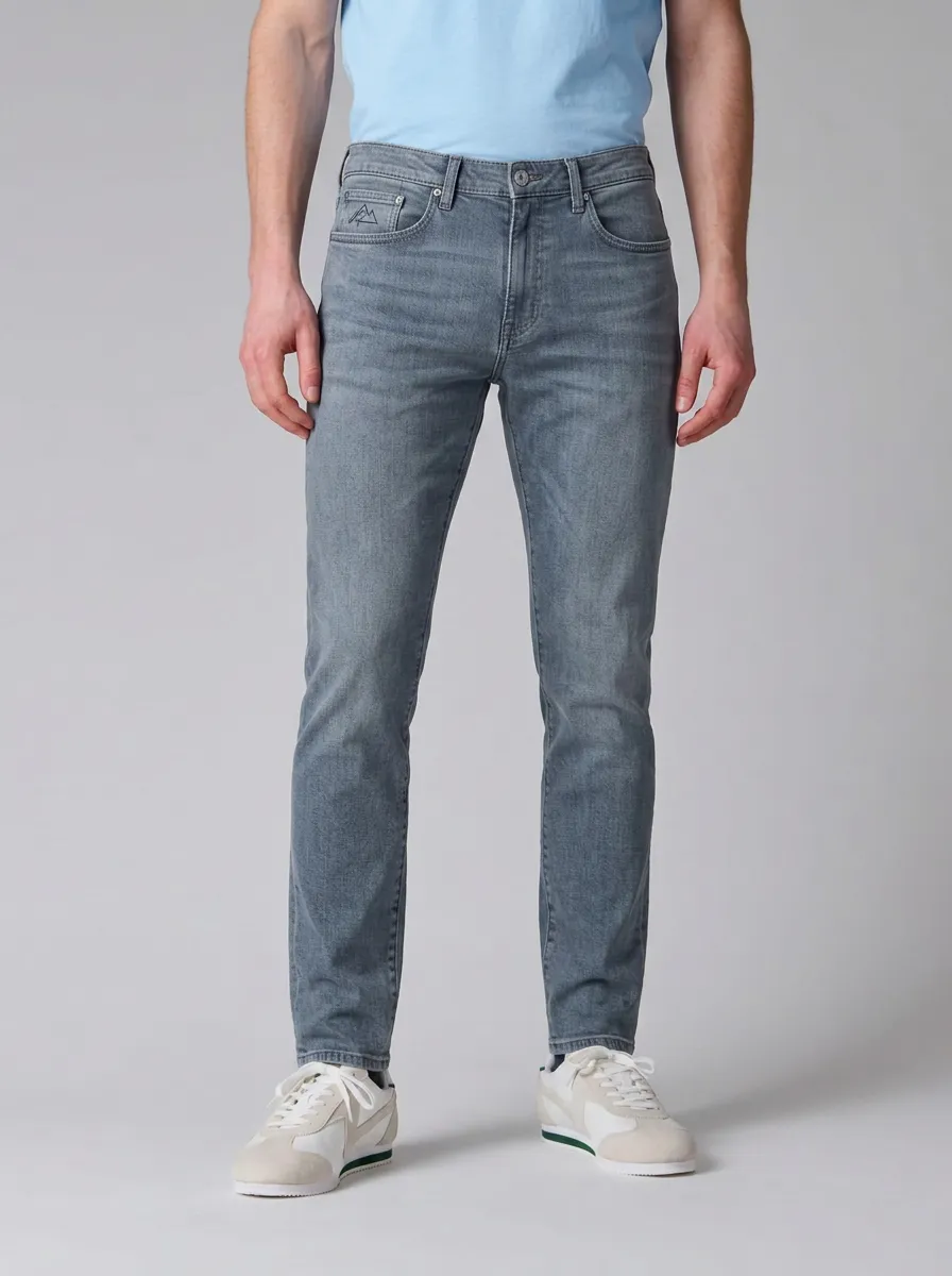 Men's Classic Everyday Mountain Logo Stretch Denim Jeans
