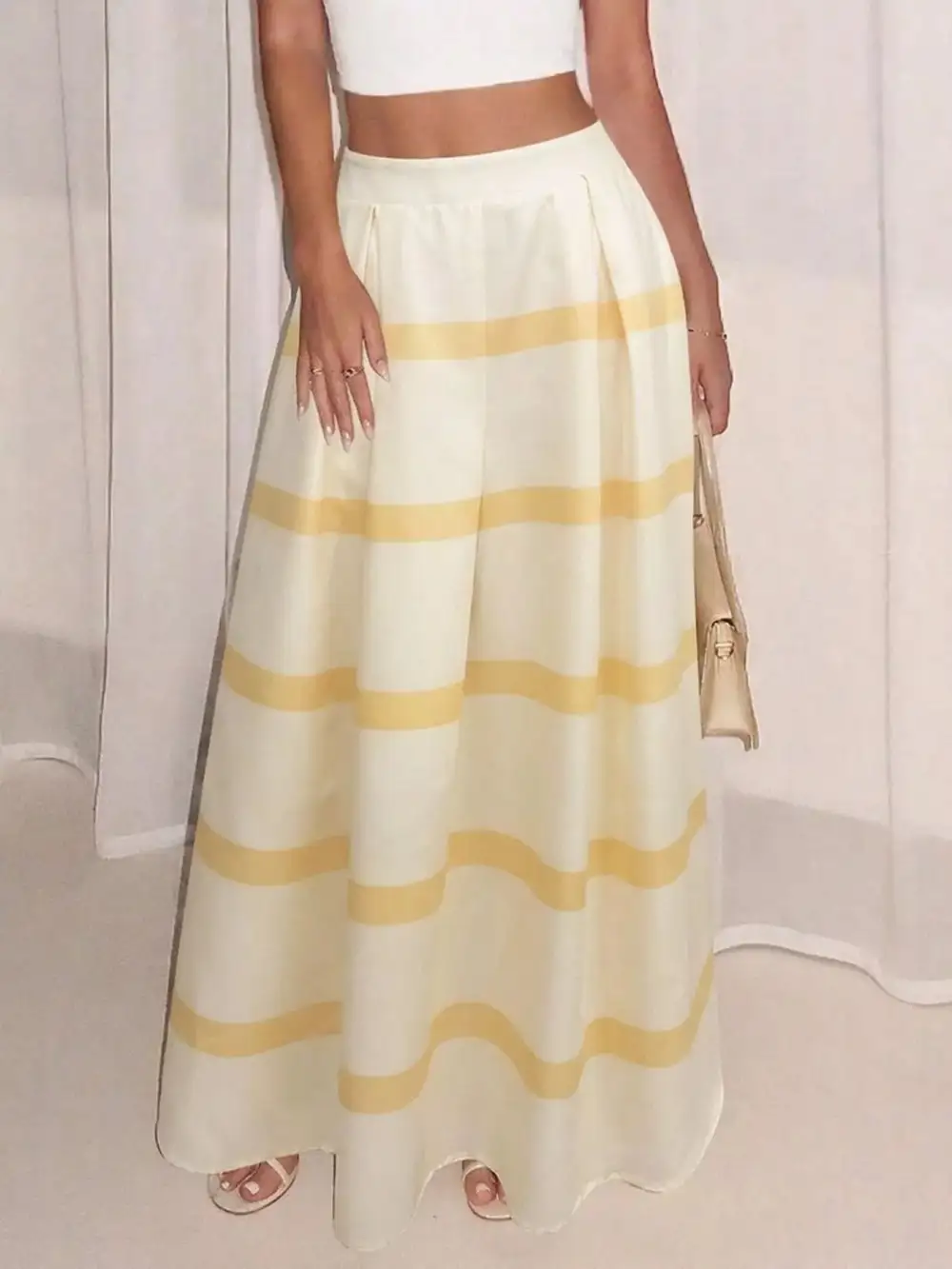 Fine Printed Pocket Detail Skirt