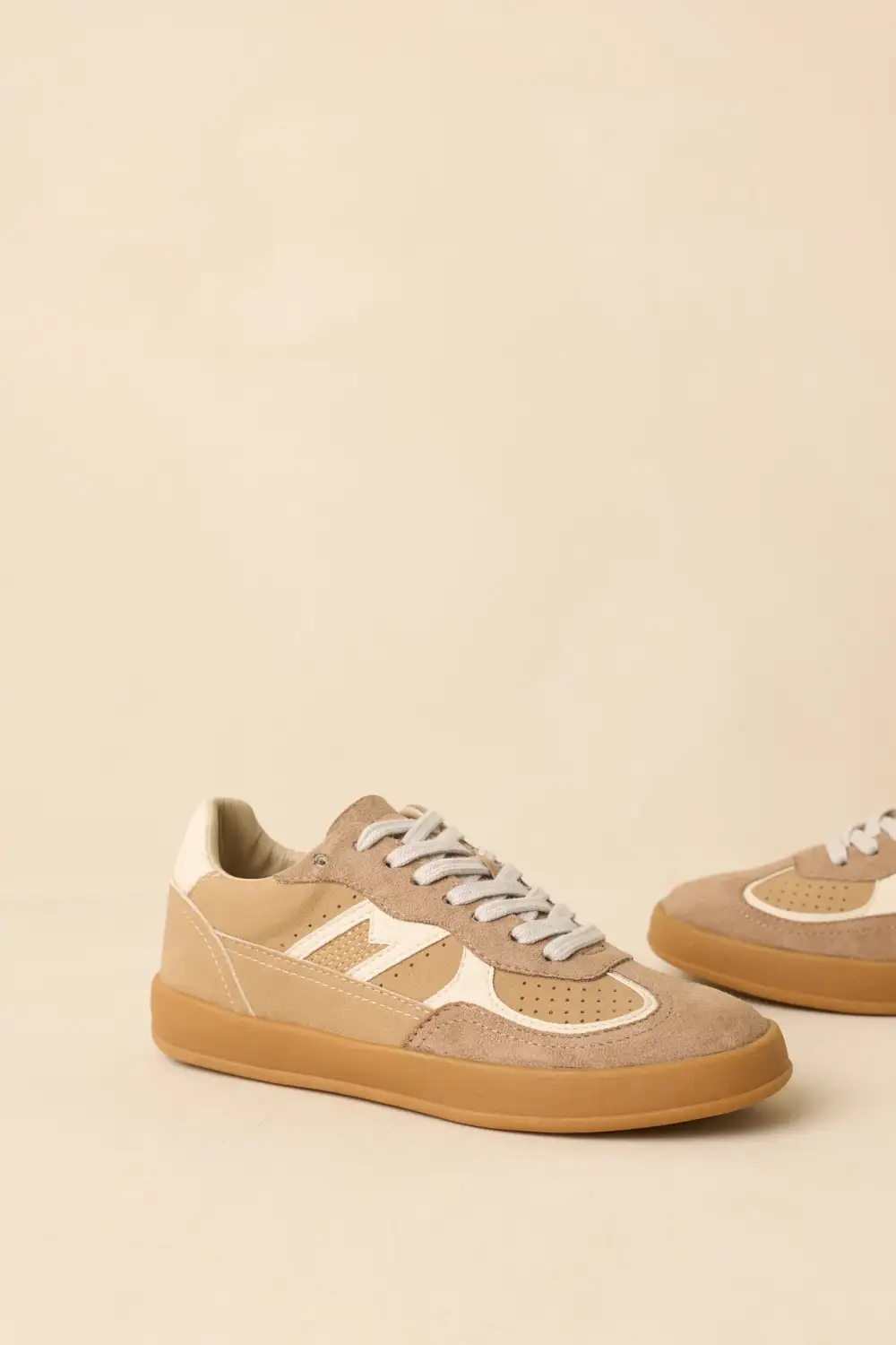 Gentle Faux Leather Leather Sneakers