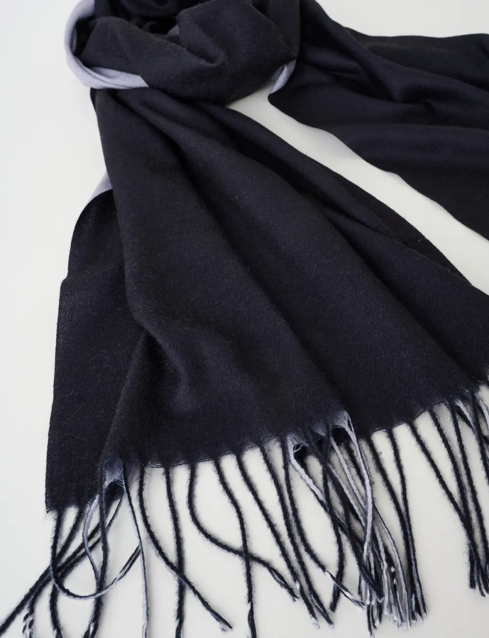 Exquisite Luxury Black And Gray Scarf