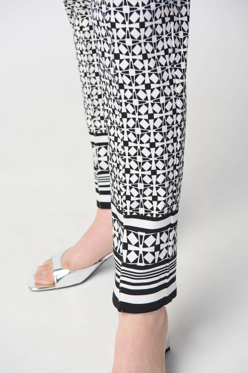 Black and White Geometric Print Leggings