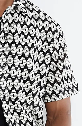 Men's Knitted Diamond Black  Regular Fit Shirt Short Sleeves