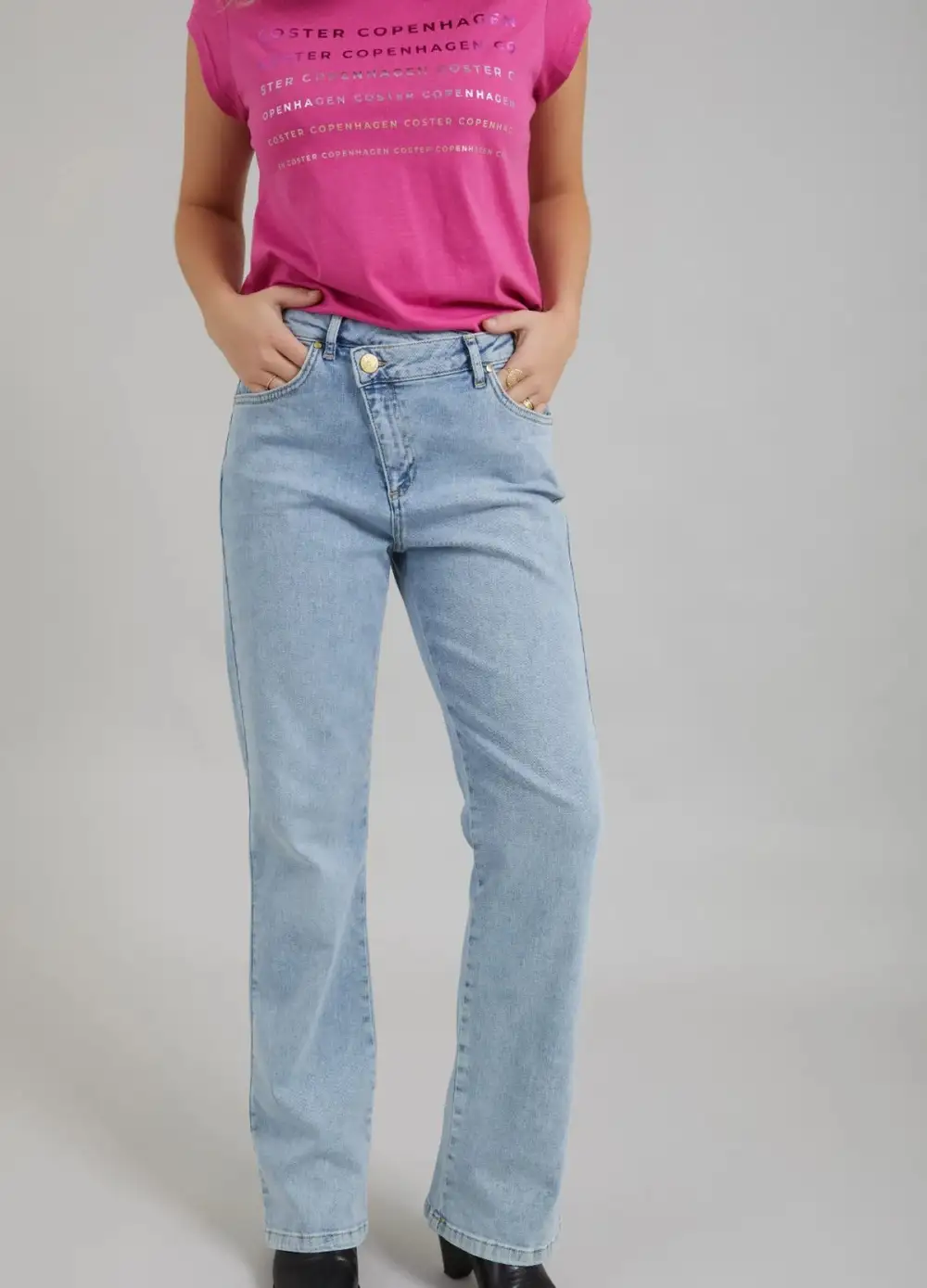 Jeans With Asymmetrical Closure Light Denim