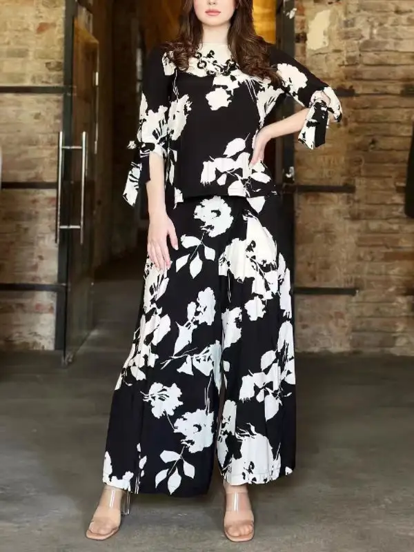 Floral Print Round Neck Tee And Pants Set