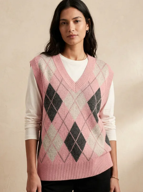 Clean-Lined Preppy Argyle Sweater Vest