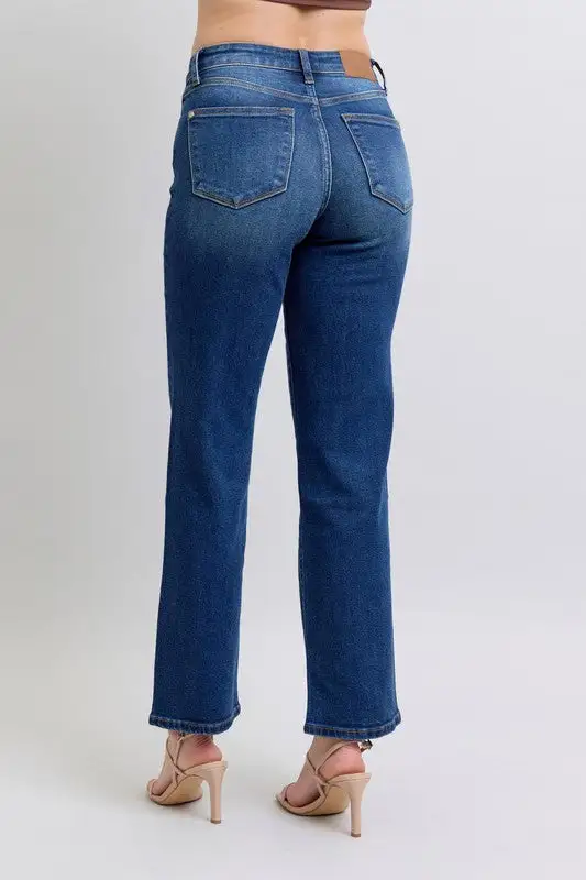 Classic Washed Pocketed Stretch Straight Leg Jeans