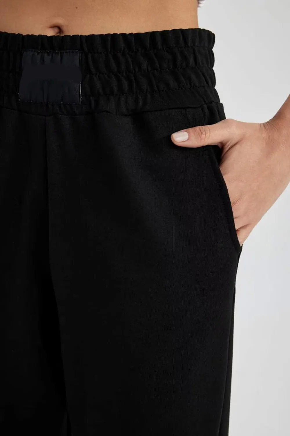 Standard Fit Jogger Sweatpants