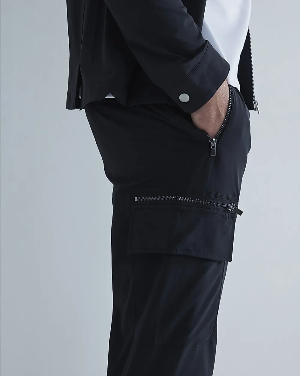 Black Tight Fit Large Capacity Pocket Stretch Cargo Men's Trousers