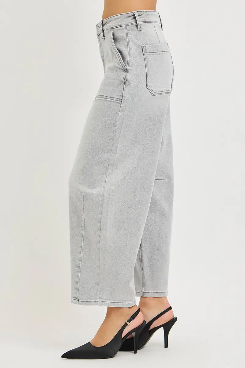 Minimal Wide Leg Jeans