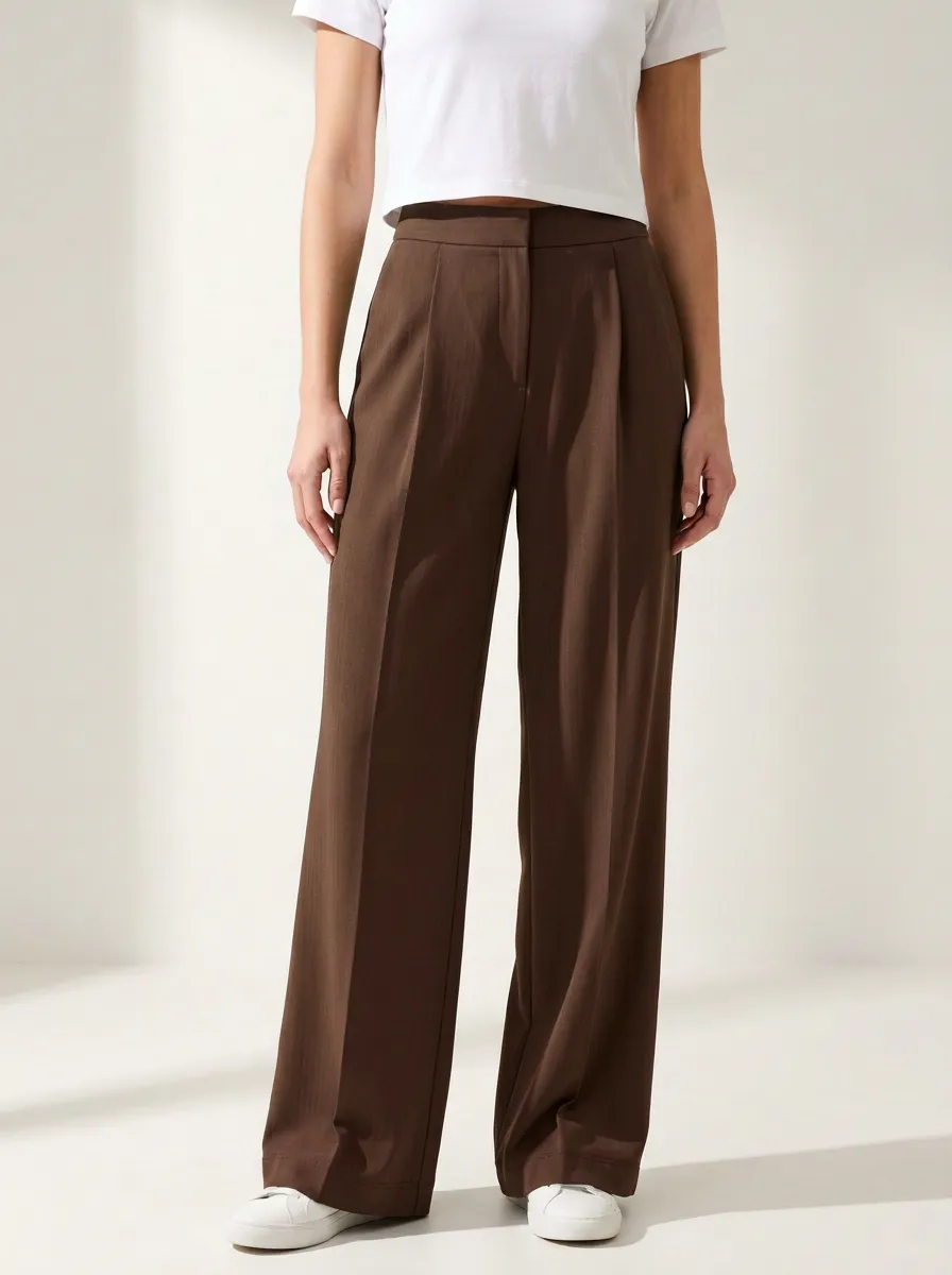 Soft Wide-Leg Pleated Women's Wide-Leg Pants