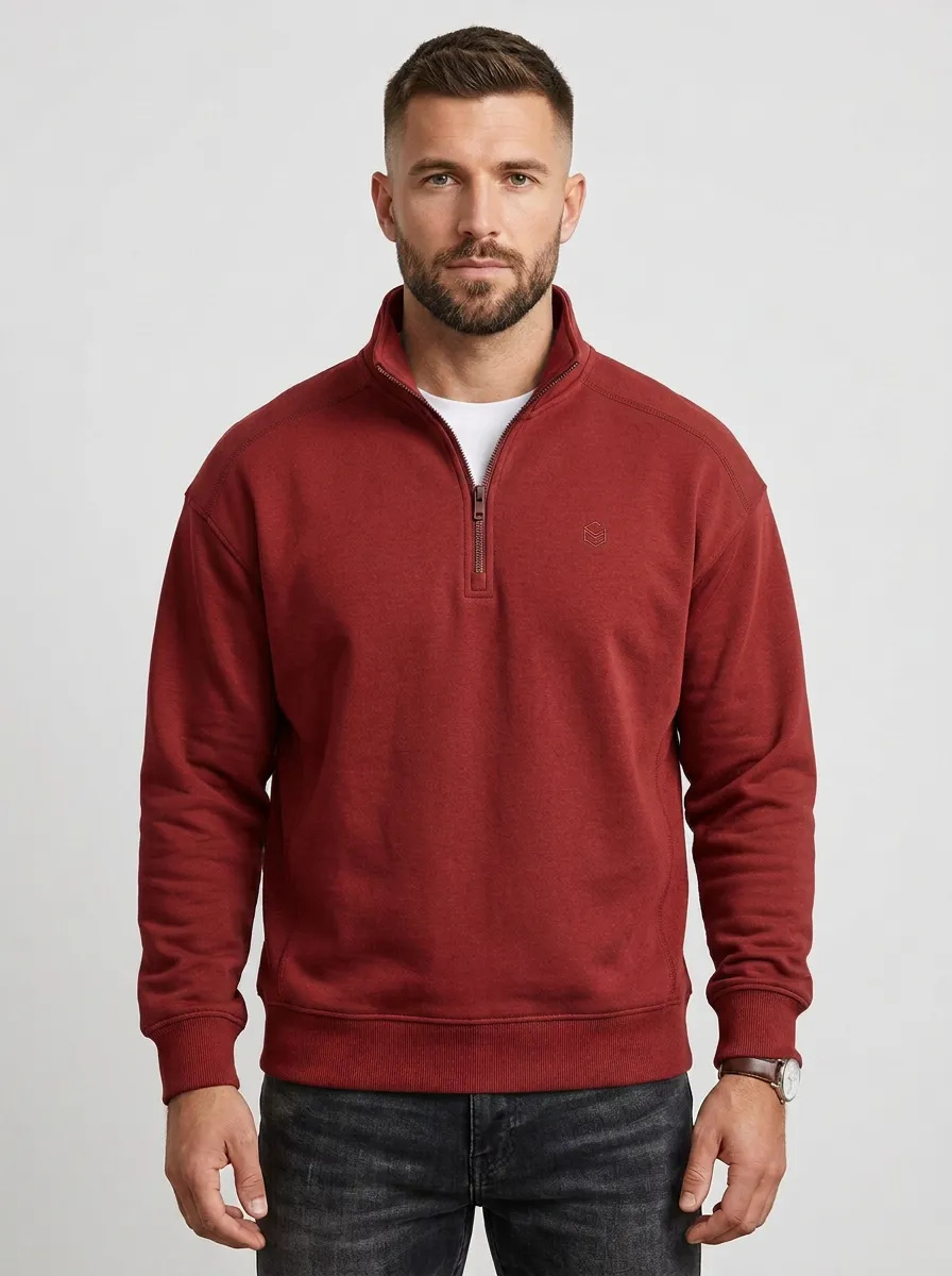 Men's Relaxed Minimalist Textured Embroidered Emblem Stand-Collar Quarter-Zip Sweatshirt