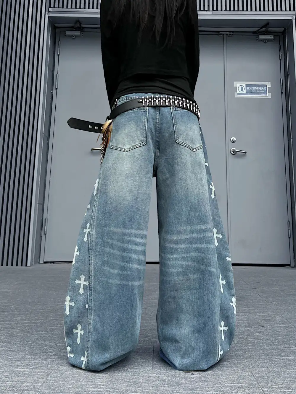 Wide-Leg Washed Graphic-Print Jeans