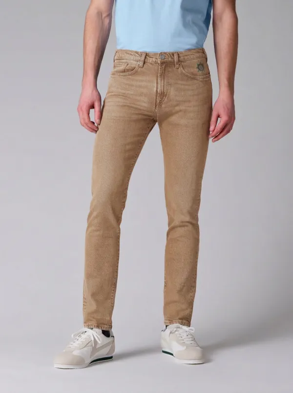 Men's Classic Comfort Gear Emblem Printed Stretch Denim Jeans