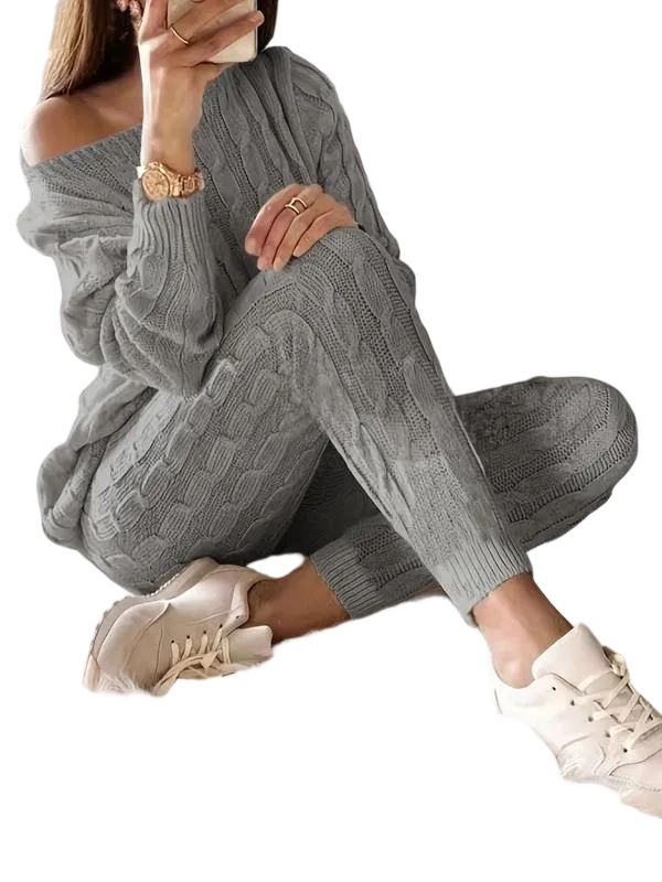 Women's Solid Sweater & Pants Set