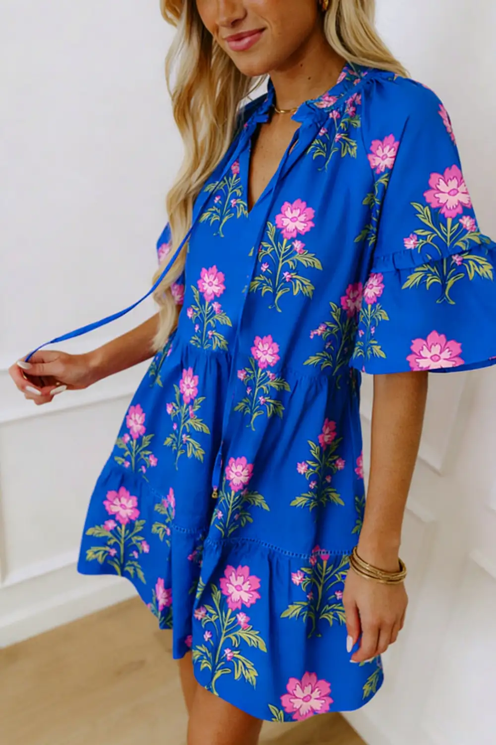 Relaxed Shape Floral V Neck Short Sleeve Dress