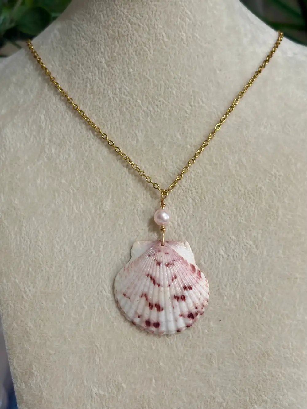 Pearl Detail Calico Shell Necklace