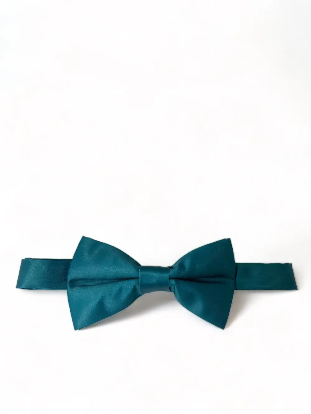 Cultivated Solid Microfiber Pre-Tied Bow Tie
