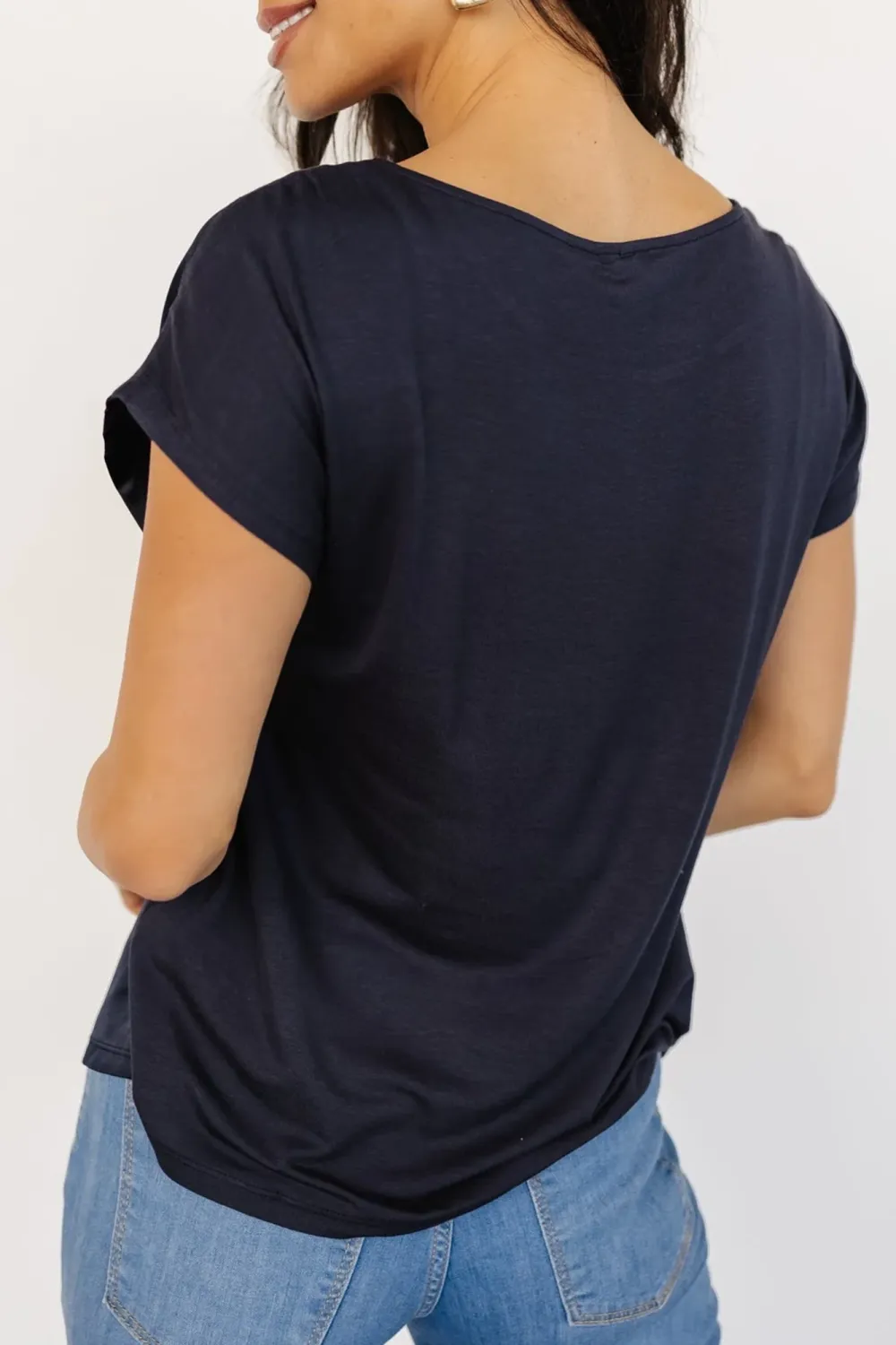 Simple Silky And Breathable Round Neck Shirt