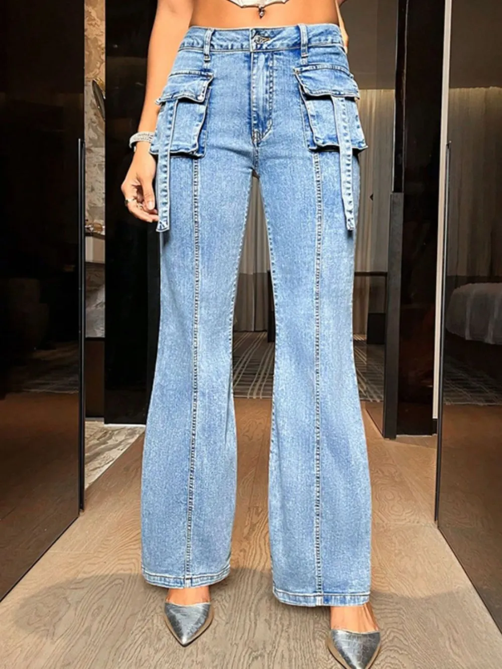 Mid Rise Straight Leg Pocketed Denim Jeans