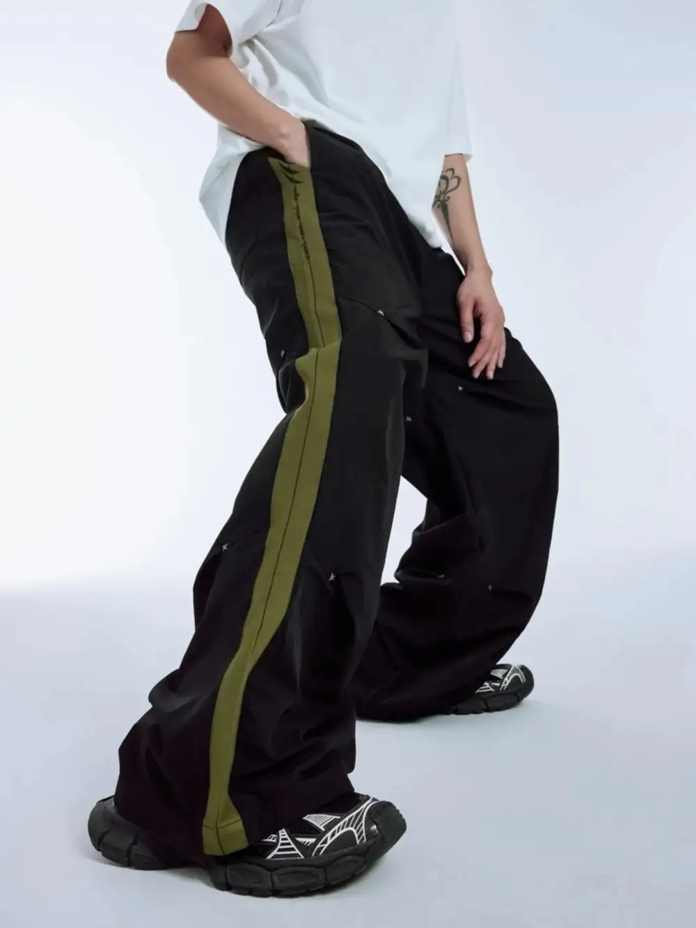 Men's Side Stripe Relaxed Fit Pants