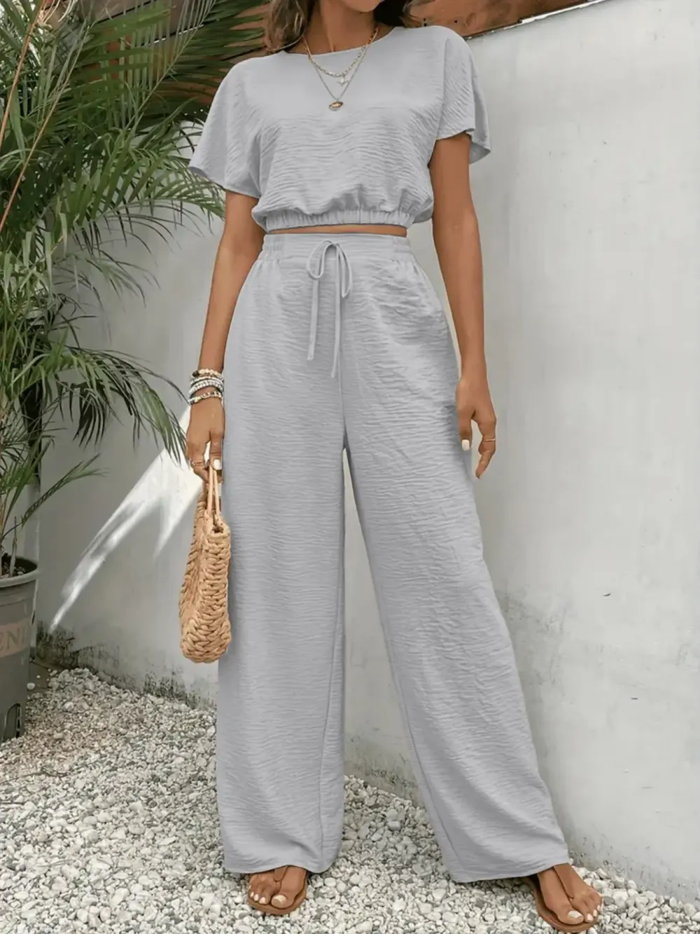 Women’s Casual Two-Piece Set – Round Neck Top & Wide-Leg Drawstring Pants