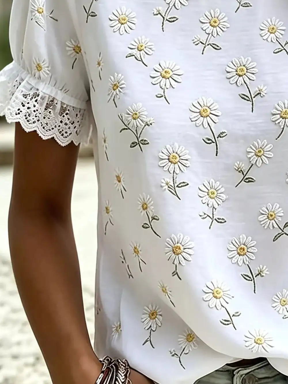 Daisy Embroidered Lace Detail Puff Sleeve T-Shirt