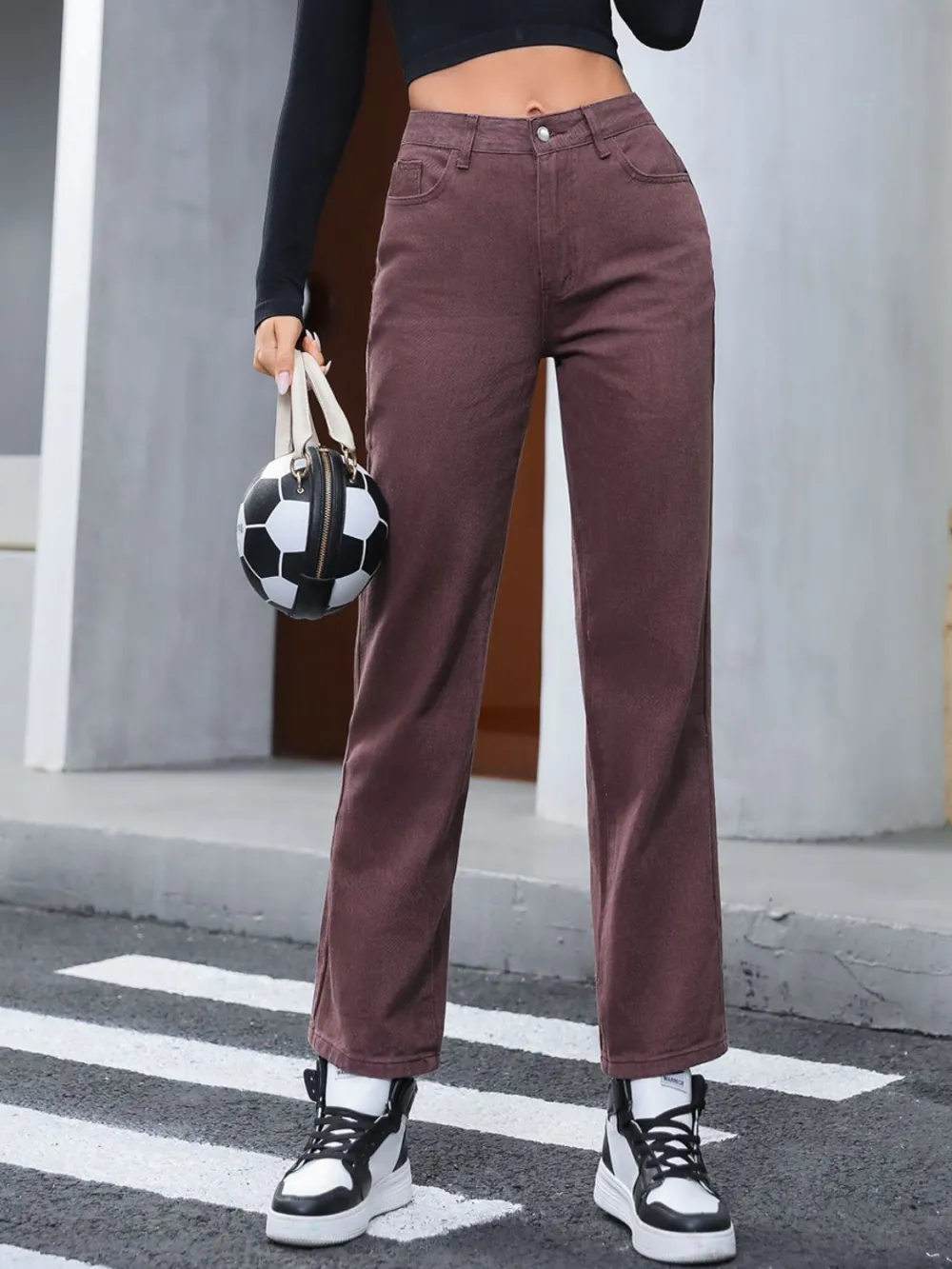 Relaxed Straight Leg Pocketed Denim Jeans