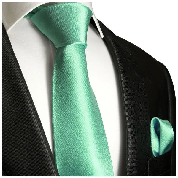 Traditional Solid Men's Necktie With Pocket Square