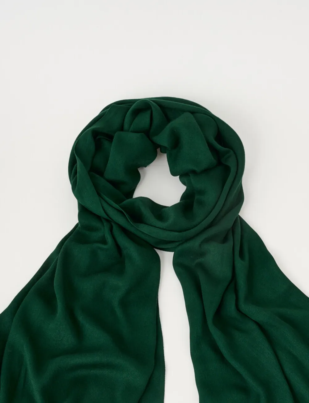 Skin-Friendly And Exquisite Rural Style Deep Emerald Scarf