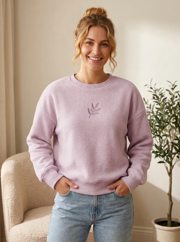 Easy-Wear Minimalist Embroidered Finish Women's Fleece Crewneck Sweatshirt