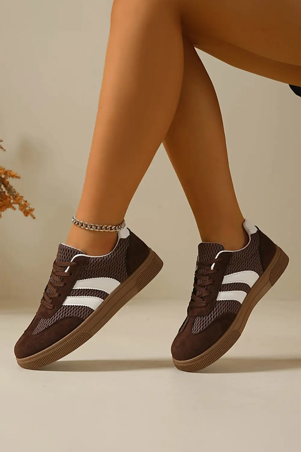 Distinctive Mesh Patchwork Lace-Up Casual Sneakers