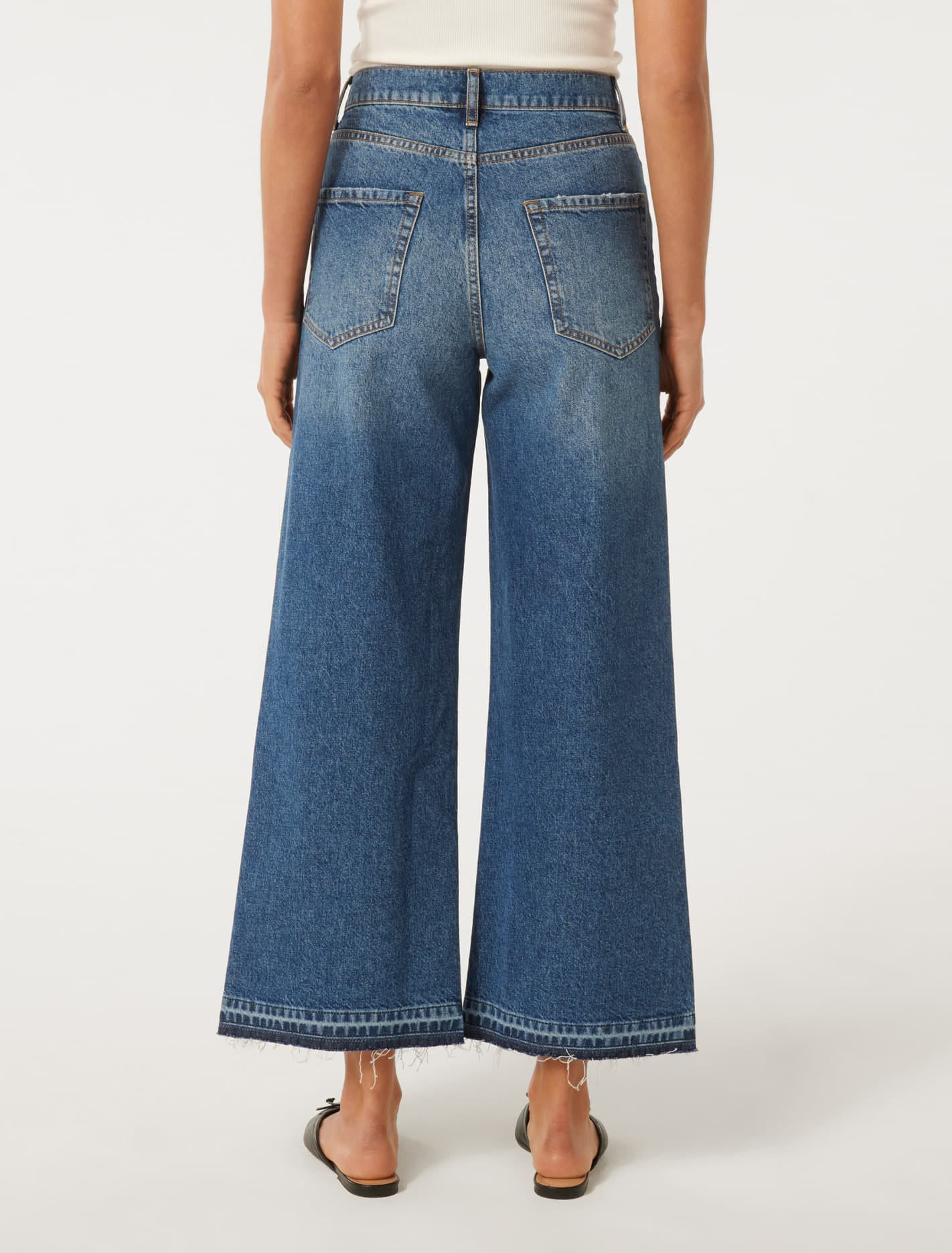 Wide-Leg Cropped Jeans