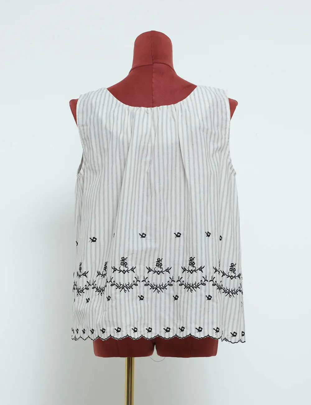 Everyday Embroidery Eyelet Vest