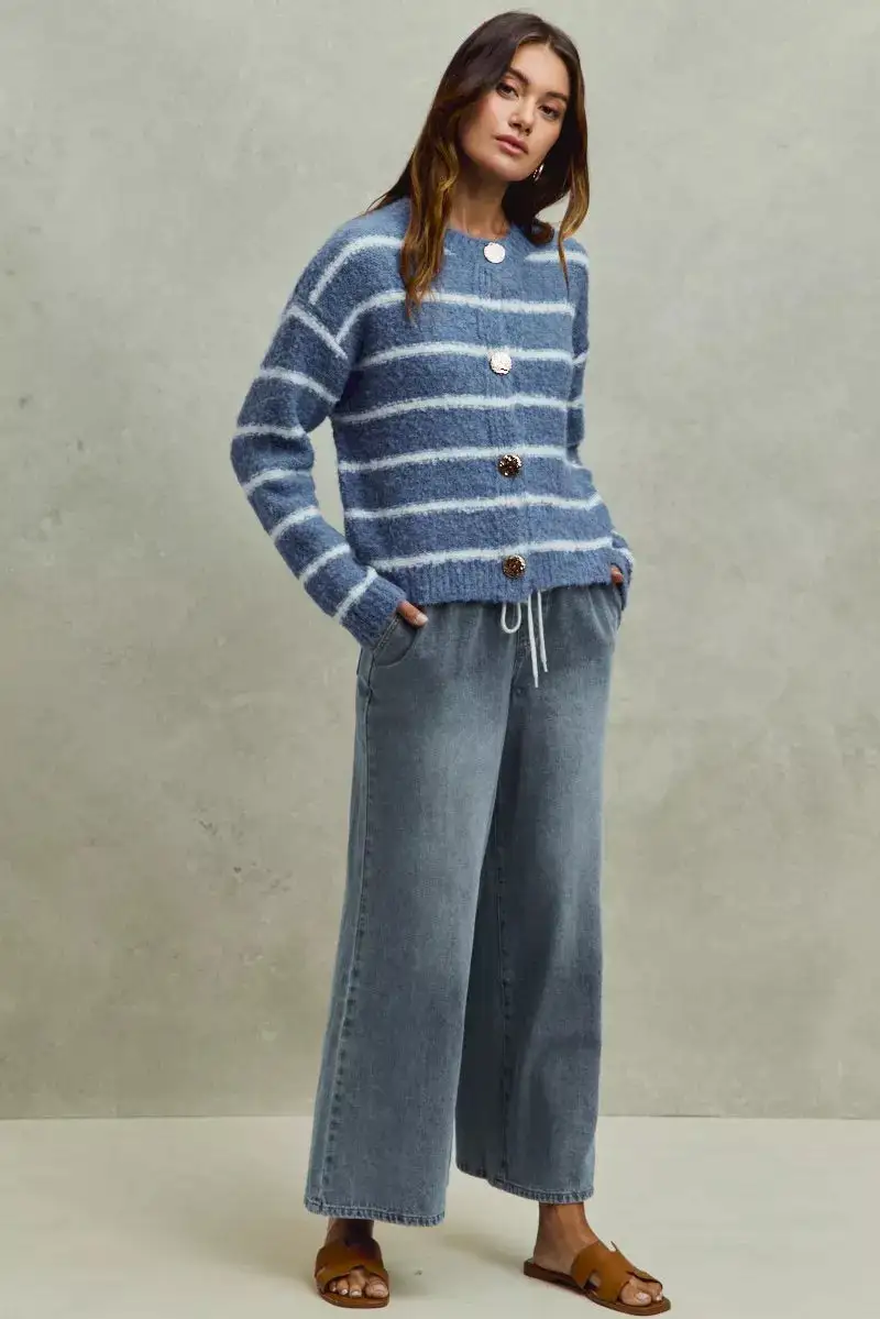 Mid Rise Flare Leg Elastic Denim Jeans