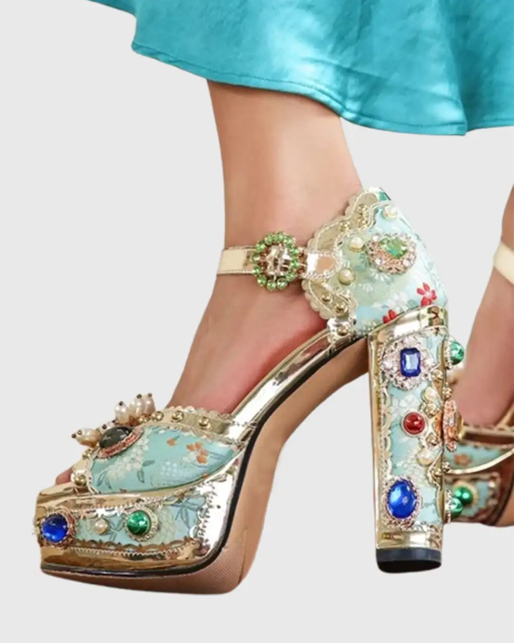 Rhinestone Vintage Embroidery Platform Sandals in Green
