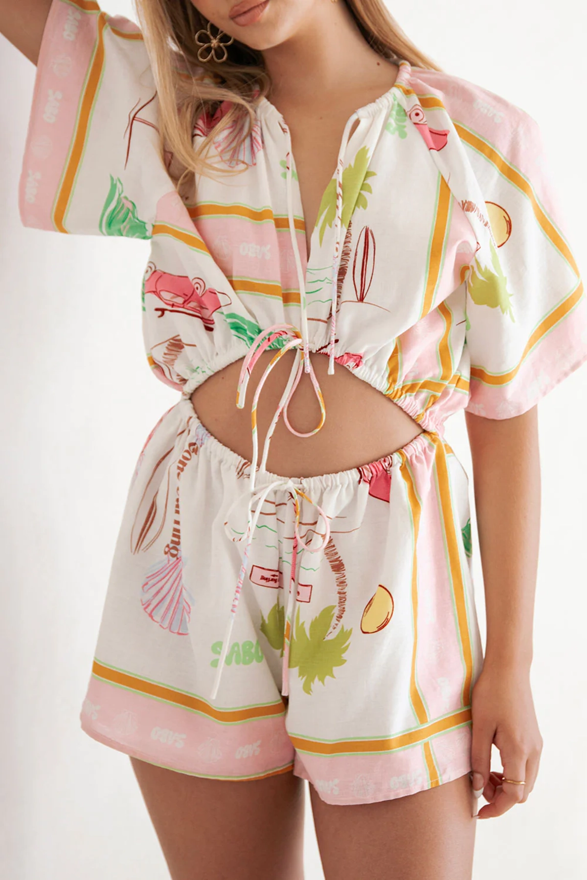 Floral Print Short Sleeve Tie Waist Romper