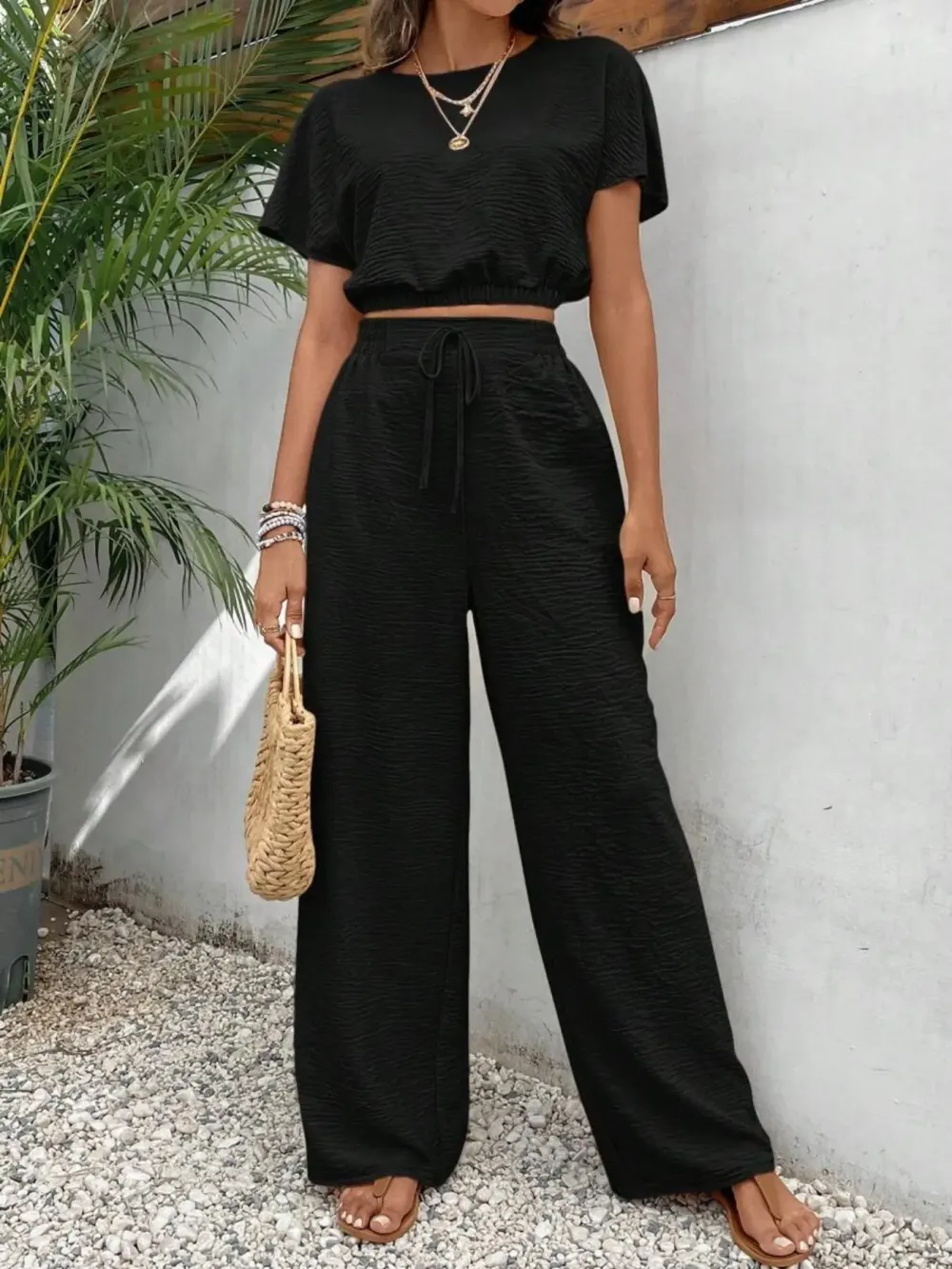 Women’s Casual Two-Piece Set – Round Neck Top & Wide-Leg Drawstring Pants