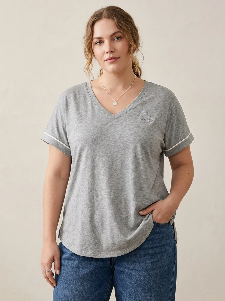 Women's Plus Size Minimalist Leaf Embroidered V-Neck T-Shirt