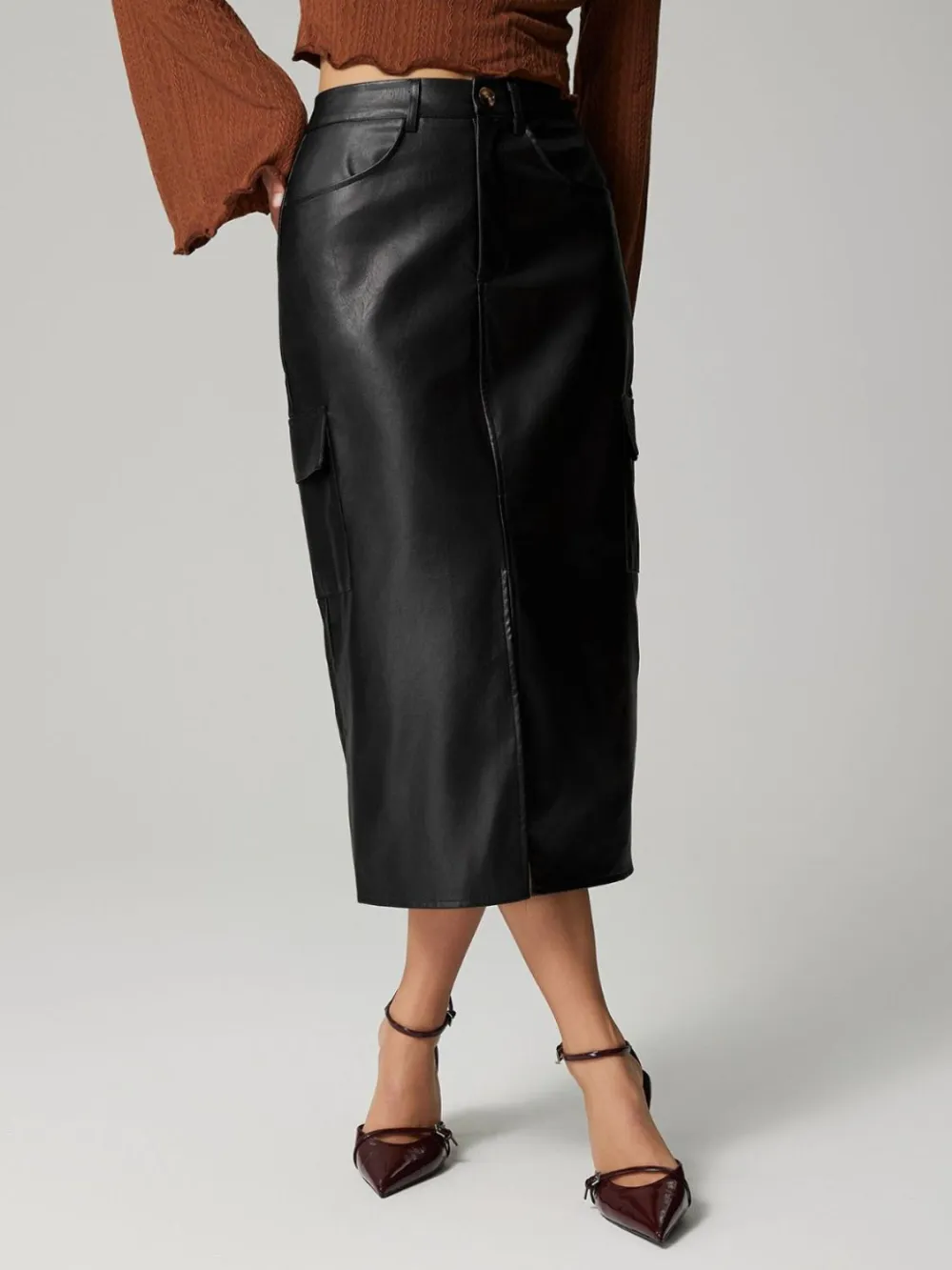 Curve Button Front Pocket Detail Skirt
