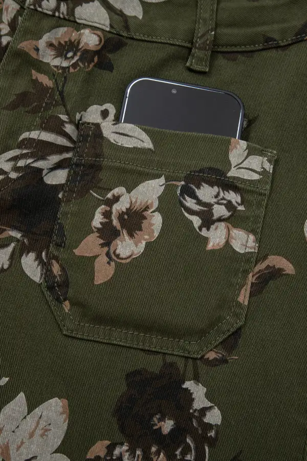 Vintage Floral Print Square Patch Pocket Raw Hem Shift Jeans