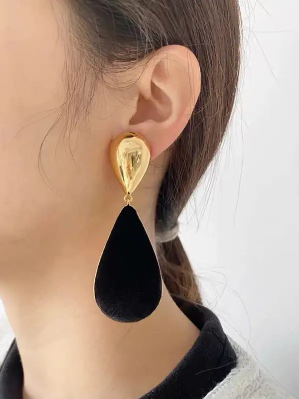 Elegant Floral Accent Earrings