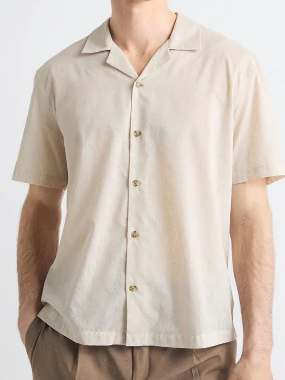 Taupe Commuting Style Short-Sleeve Shirt