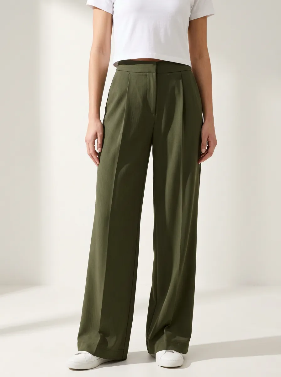 Soft Wide-Leg Pleated Women's Wide-Leg Pants