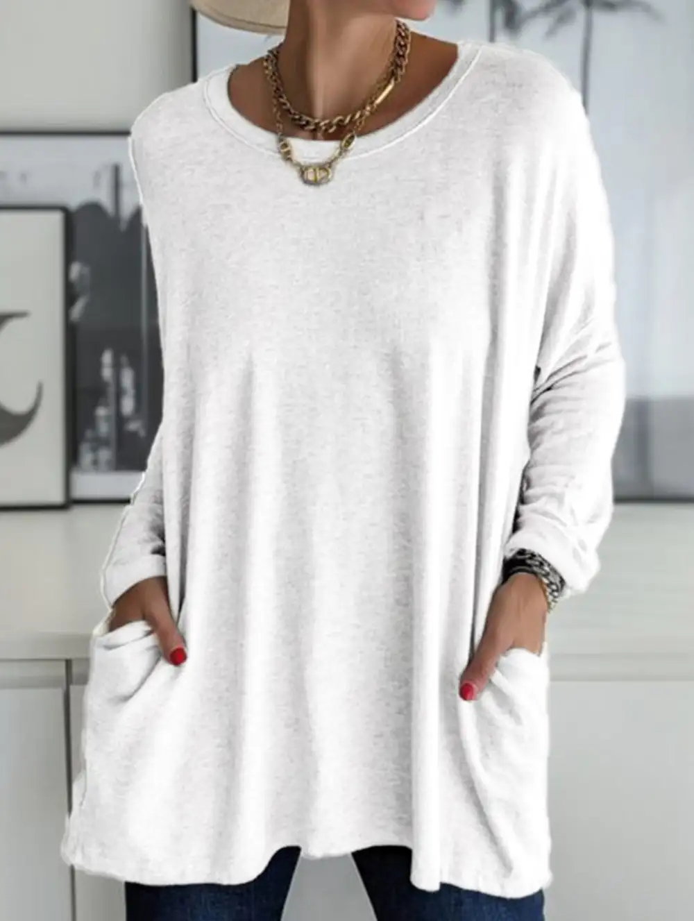 Round Neck Loose Pocket Tee
