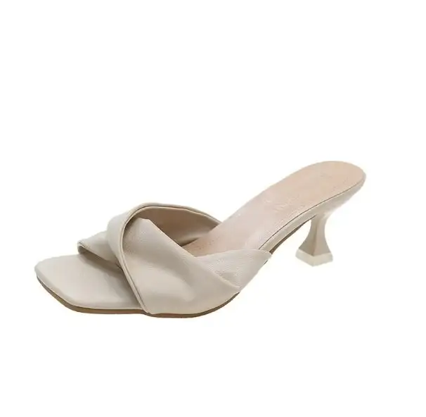 Platform Classic Pumps